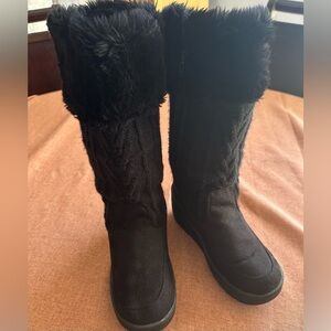 Black Women's Fur-Lined Boots